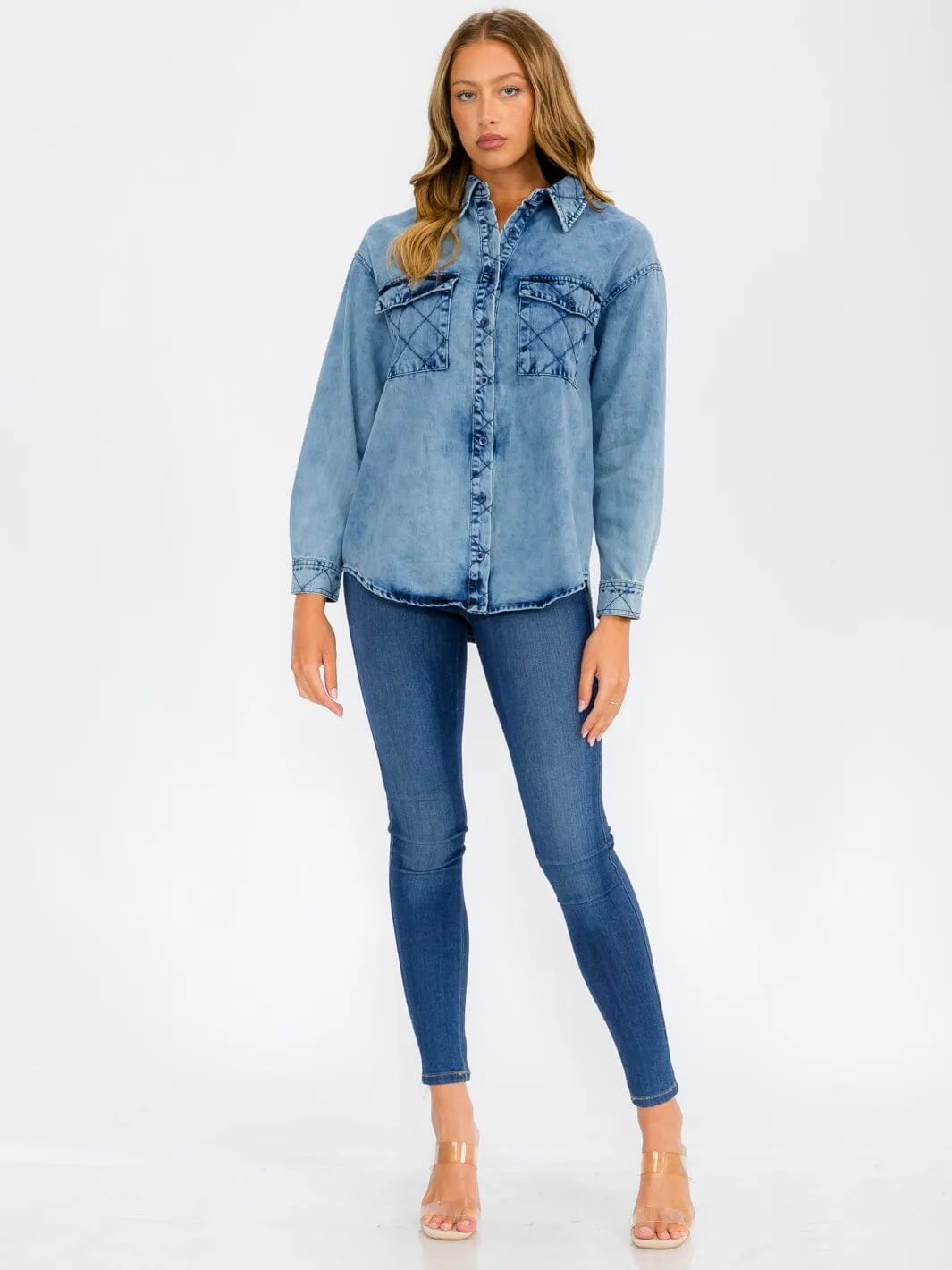 WOMEN'S LONG SLEEVE BUTTON UP DETAILED DENIM TOP